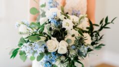 Обои Wildflower Blues, organic wedding bouquet, blue delphiniums на рабочий стол.