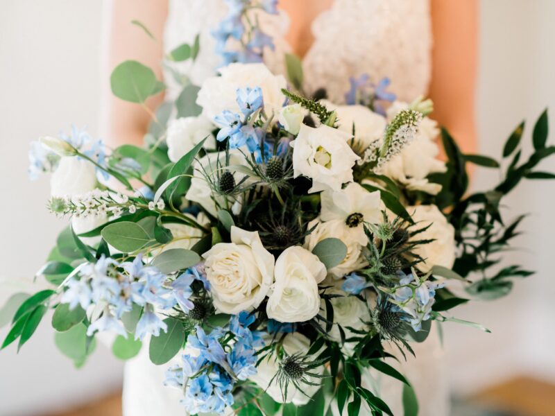 Обои Wildflower Blues, organic wedding bouquet, blue delphiniums на рабочий стол.