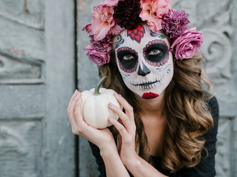 Обои Woman, Halloween, Costume, Pumpkin на рабочий стол.