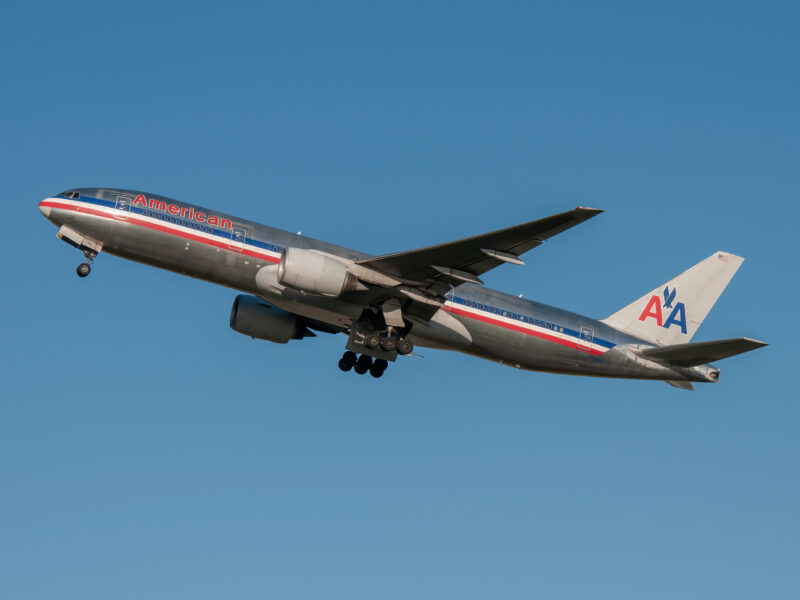 Пассажирский боинг 777-200ER, American Airlines